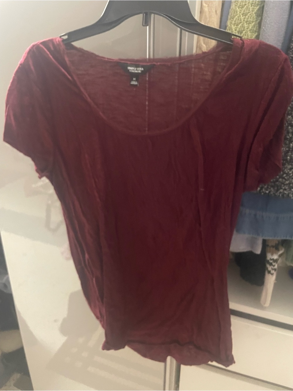 Simply Vera Vera Wang Short Sleeve Scoop Neck Tee in Burgundy
